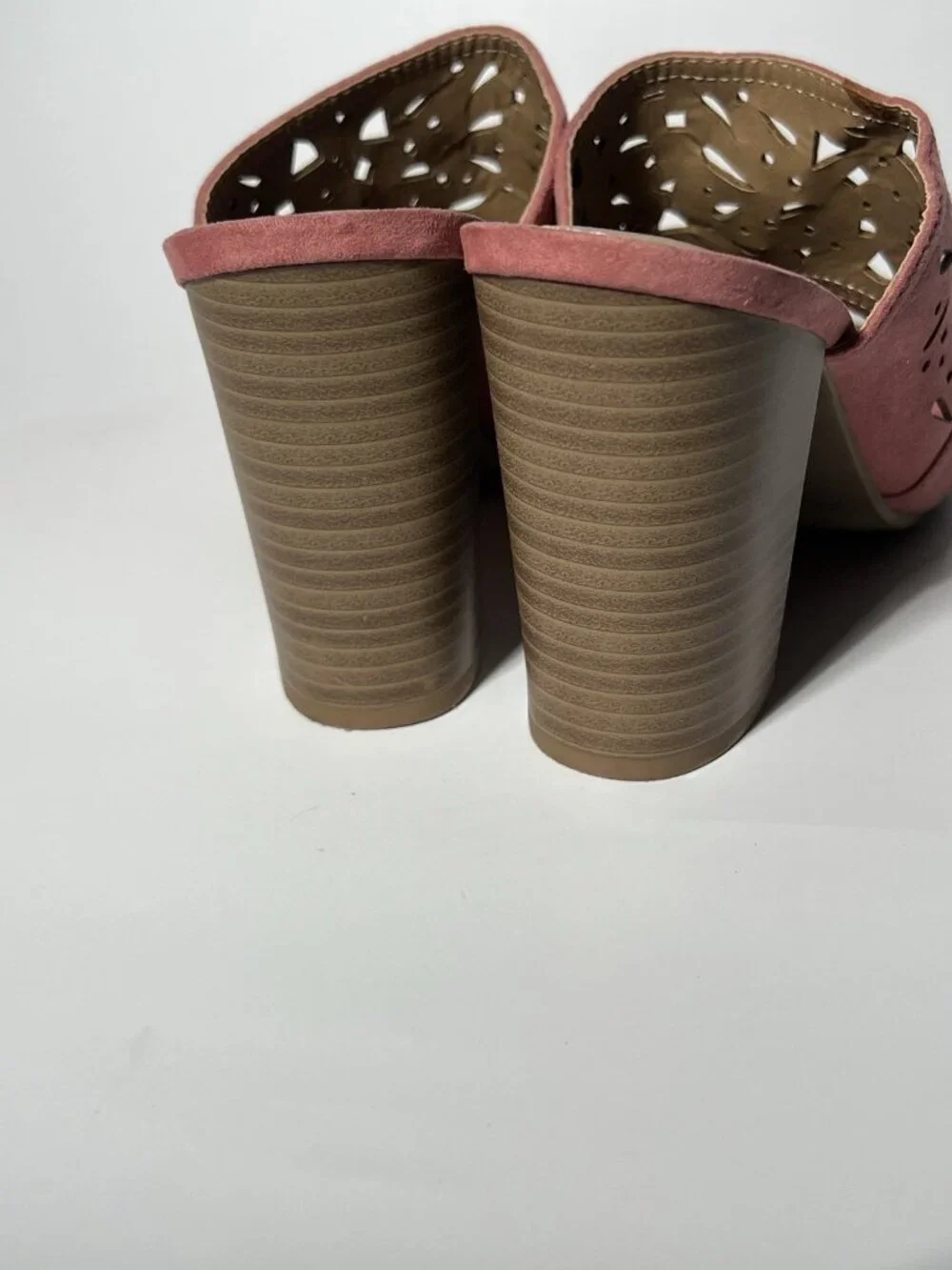 American Eagle Women’s Pink Laser Cut Block Heel Mules Size 7